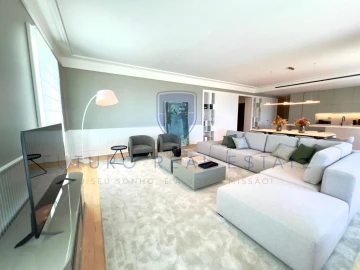 Apartamento T3 para Venda em Funchal (Se)