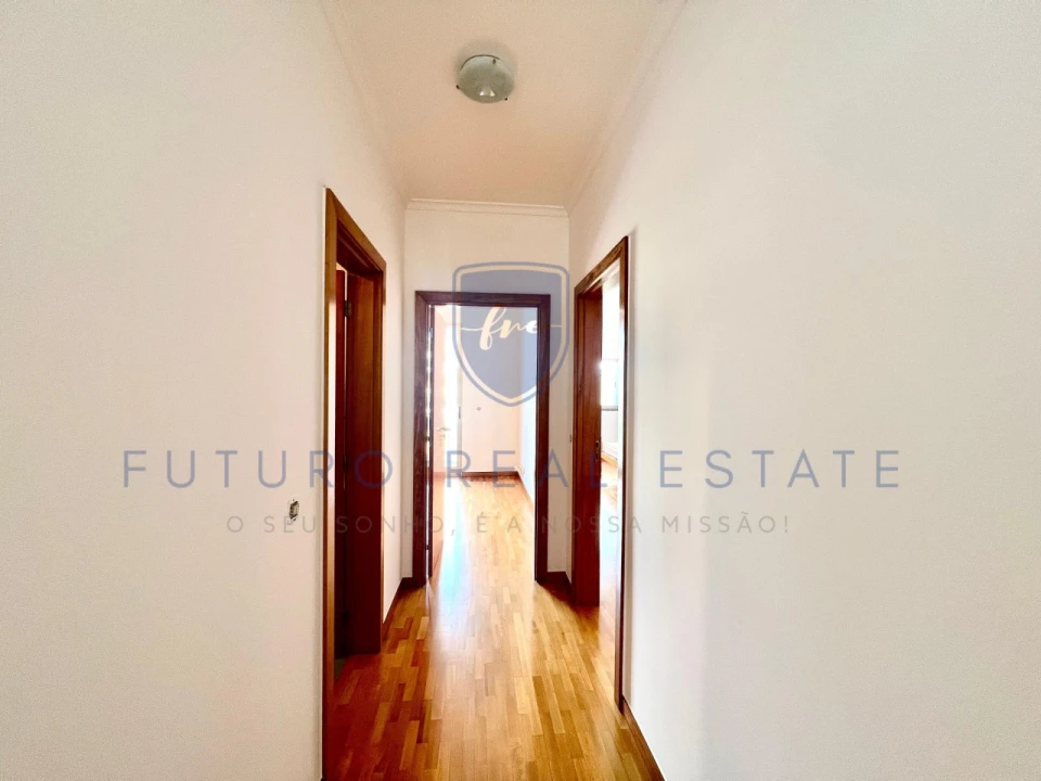 Apartamento T2 para Venda em Santo Antonio Foto 12