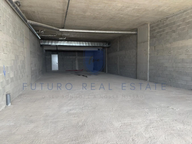 Loja para Arrendamento em São Martinho Foto 7