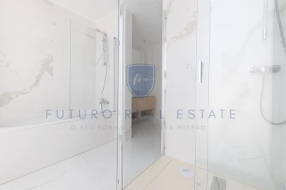 Apartamento T4 para Venda em São Martinho