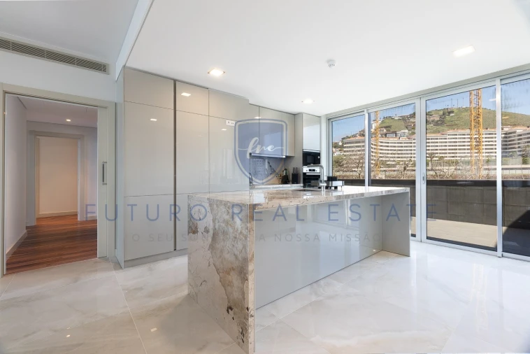 Apartamento T4 para Venda em São Martinho Foto 16