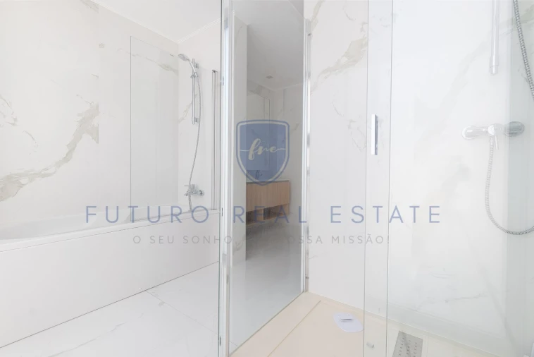 Apartamento T4 para Venda em São Martinho Foto 30