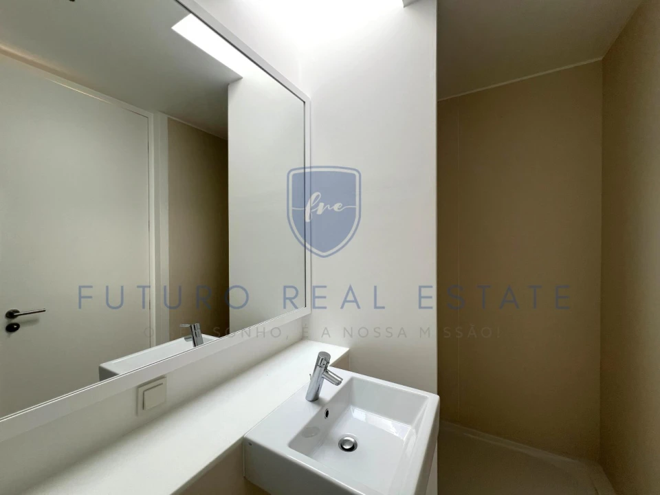 Moradia T4 para Venda em São Martinho Foto 38