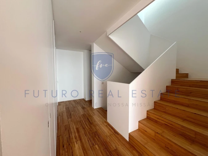 Moradia T4 para Venda em São Martinho Foto 18