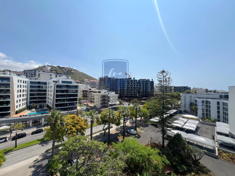Apartamento T2 para Venda em São Martinho Foto 2