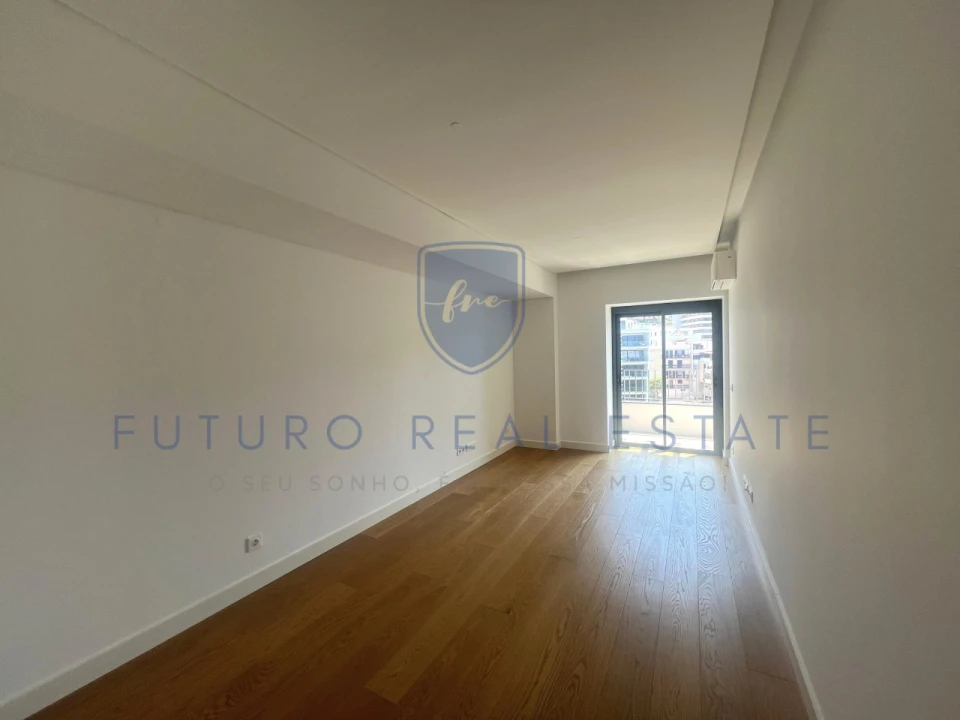 Apartamento T2 para Venda em São Martinho Foto 4