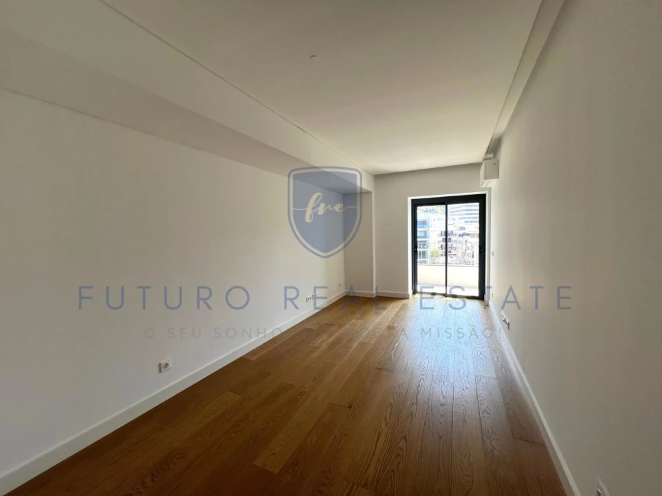 Apartamento T2 para Venda em São Martinho Foto 3