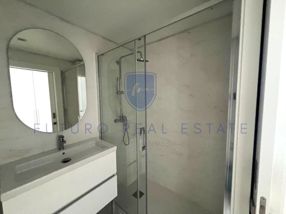Apartamento T2 para Venda em São Martinho Foto 21