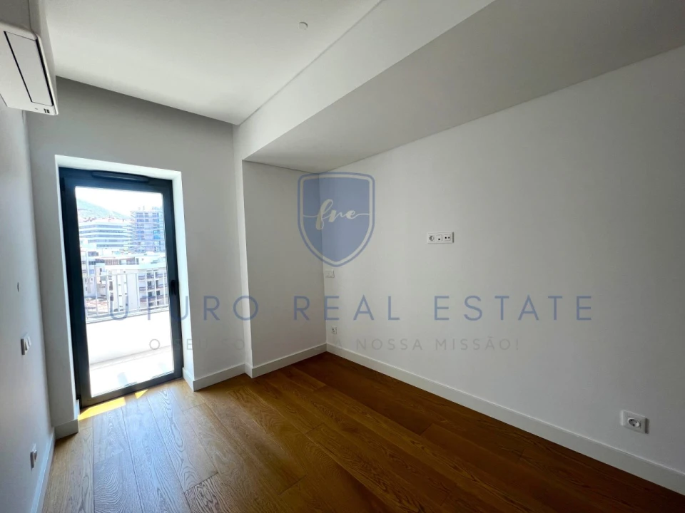 Apartamento T2 para Venda em São Martinho Foto 16