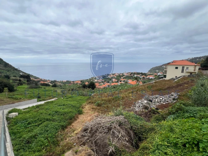 Terreno para Venda em Arco da Calheta Foto 2