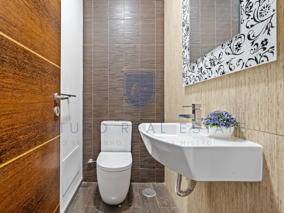 Moradia T3 para Venda em São Martinho Foto 22