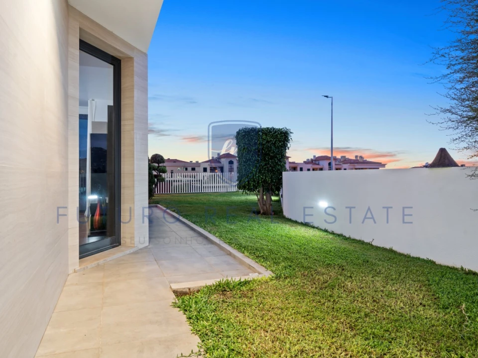 Moradia T3 para Venda em São Martinho Foto 25