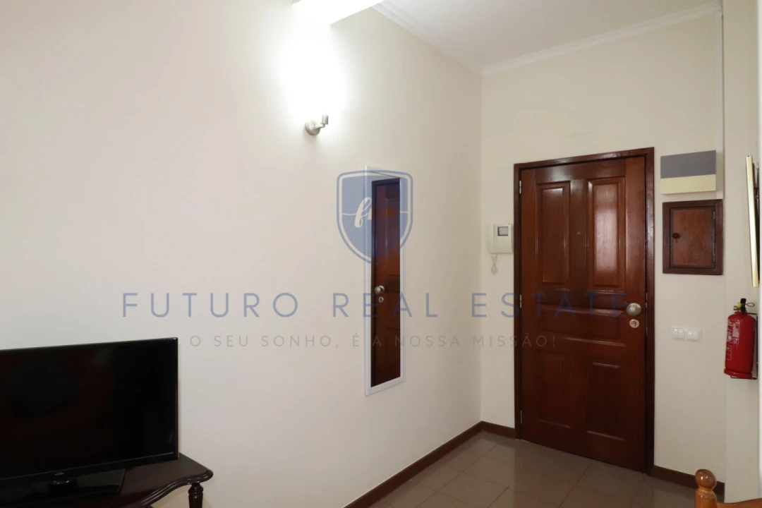 Apartamento T1 para Venda em São Martinho Foto 2