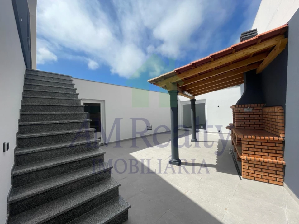 Moradia T4 para Venda em Atouguia da Baleia Foto 5