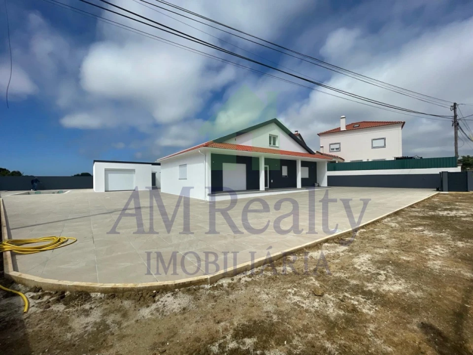 Moradia T4 para Venda em Atouguia da Baleia Foto 3