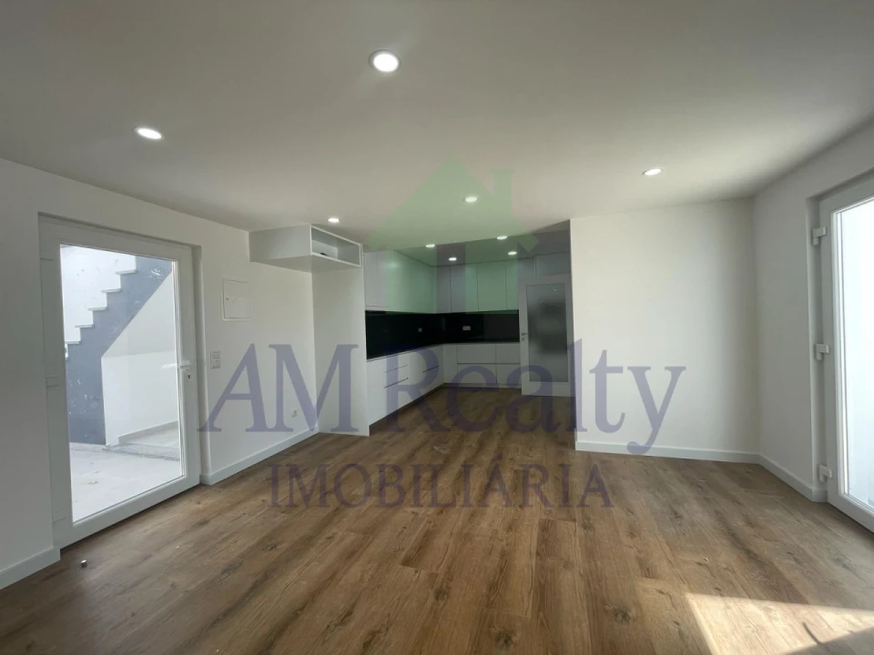 Moradia T4 para Venda em Atouguia da Baleia Foto 19