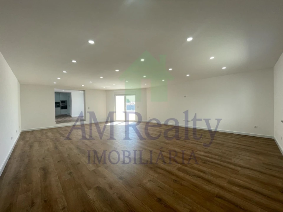 Moradia T4 para Venda em Atouguia da Baleia Foto 21