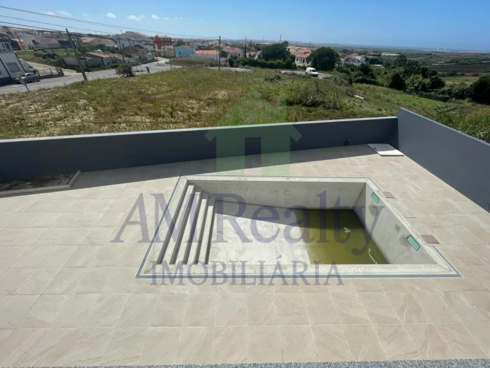 Moradia T4 para Venda em Atouguia da Baleia Foto 10