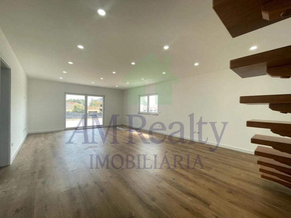 Moradia T4 para Venda em Atouguia da Baleia Foto 23