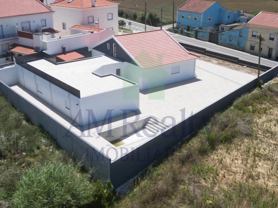 Moradia T4 para Venda em Atouguia da Baleia Foto 35