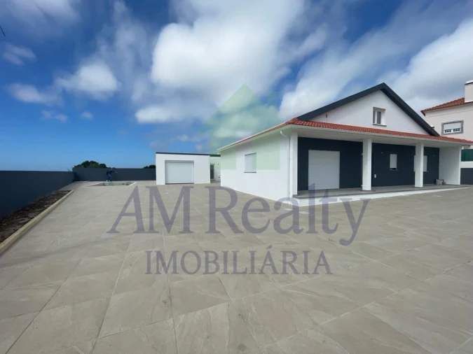 Moradia T4 para Venda em Atouguia da Baleia Foto 2