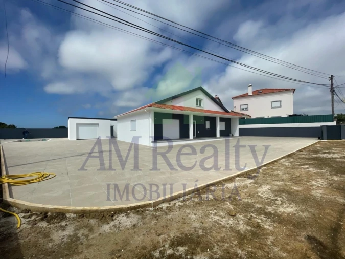 Moradia T4 para Venda em Atouguia da Baleia Foto 3