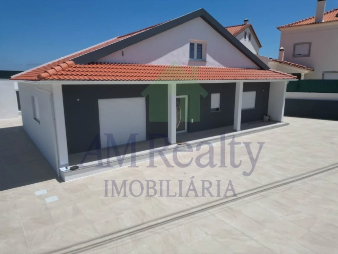 Moradia T4 para Venda em Atouguia da Baleia Foto 4