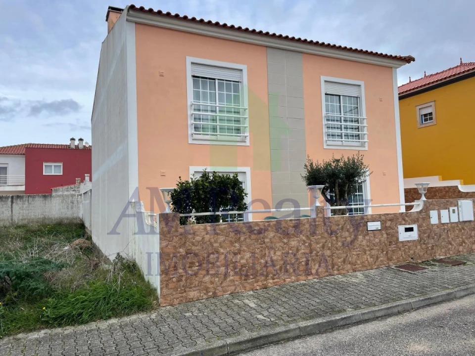 Moradia T4 para Venda em Atouguia da Baleia Foto 37