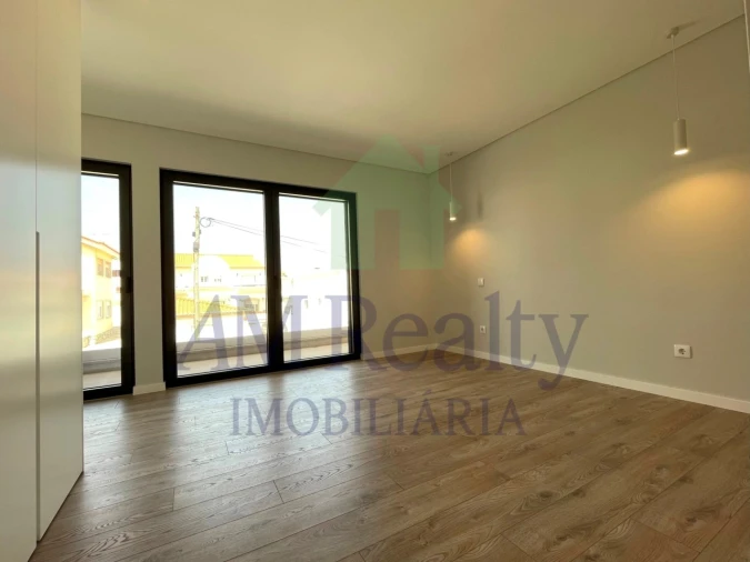 Apartamento T2 para Venda em Lourinhã e Atalaia Foto 1