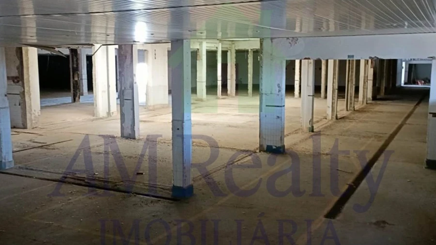 Armazém para Venda em Peniche