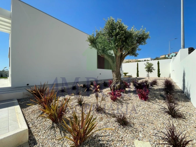 Moradia T3 para Venda em Lourinhã e Atalaia Foto 2