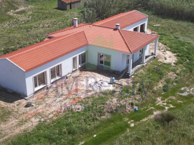 Moradia T5 para Venda em Ferrel Foto 3