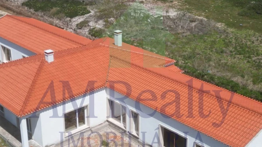 Moradia T5 para Venda em Ferrel