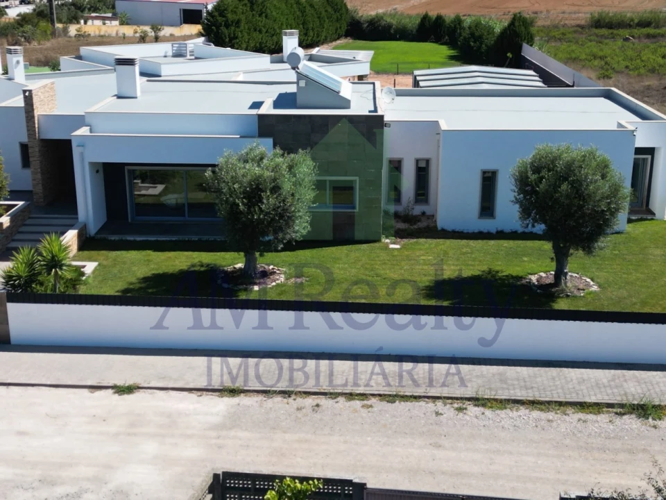 Moradia T4 para Venda em Atouguia da Baleia Foto 5