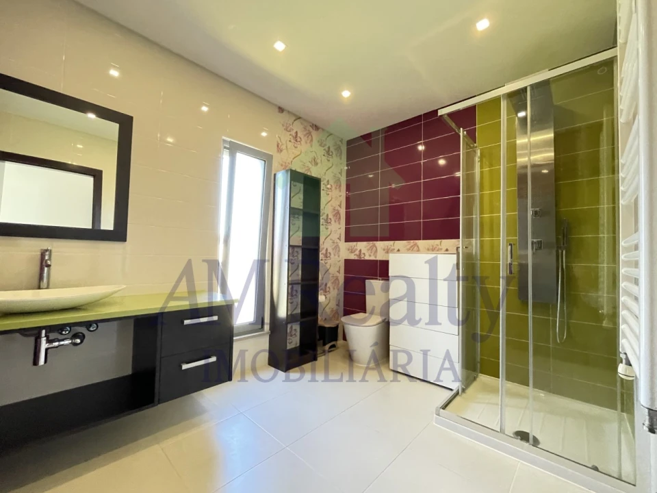 Moradia T4 para Venda em Atouguia da Baleia Foto 27