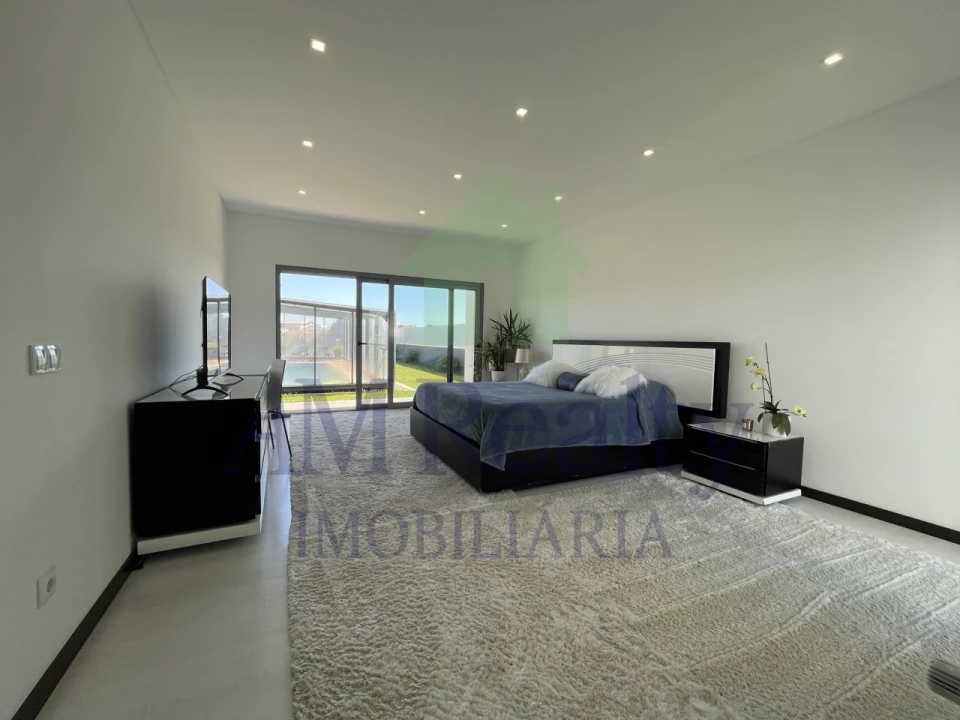 Moradia T4 para Venda em Atouguia da Baleia Foto 31