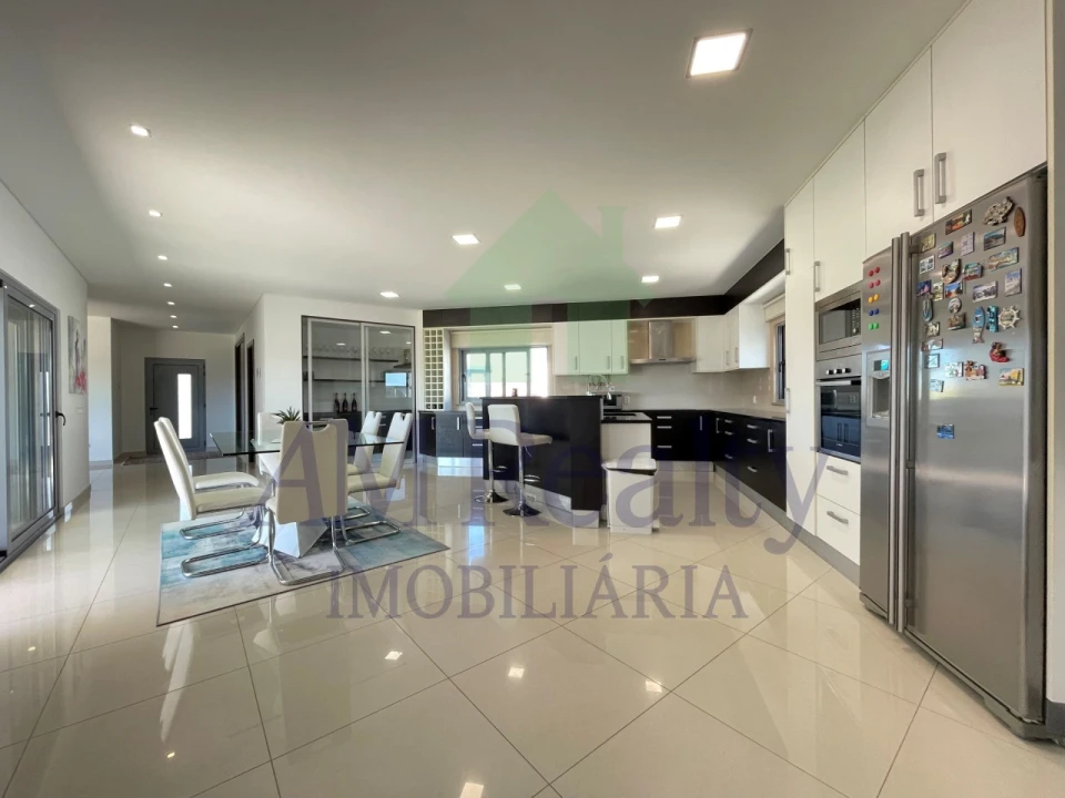 Moradia T4 para Venda em Atouguia da Baleia Foto 43