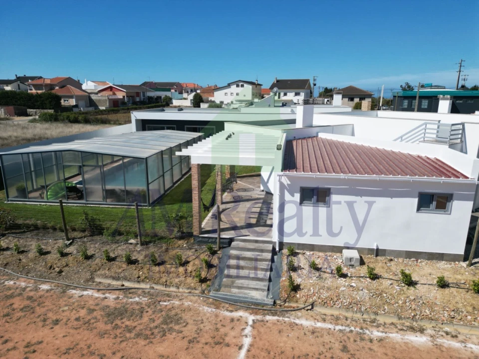 Moradia T4 para Venda em Atouguia da Baleia Foto 69