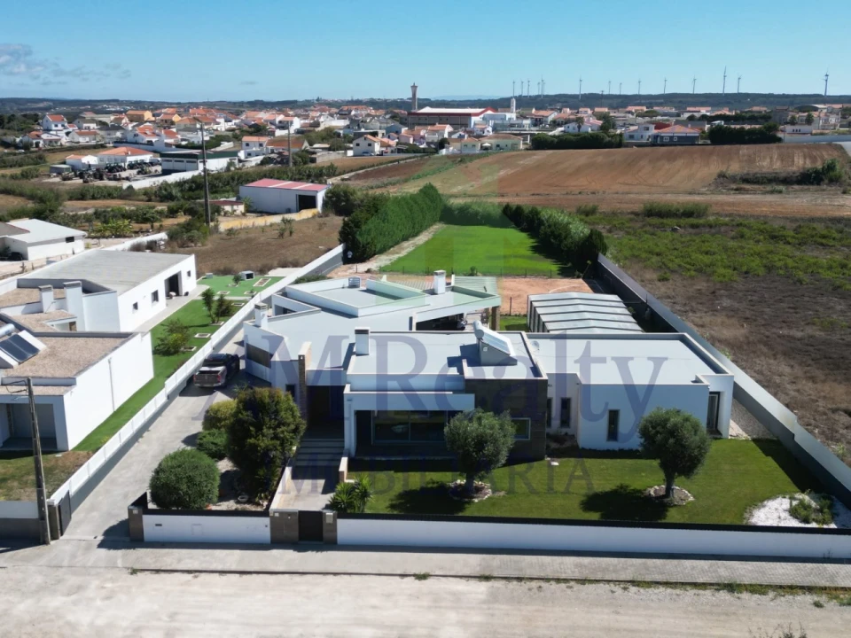 Moradia T4 para Venda em Atouguia da Baleia Foto 87