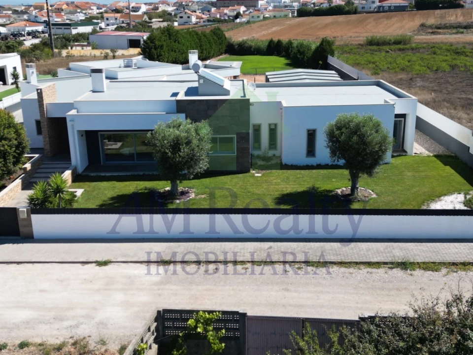 Moradia T4 para Venda em Atouguia da Baleia Foto 89