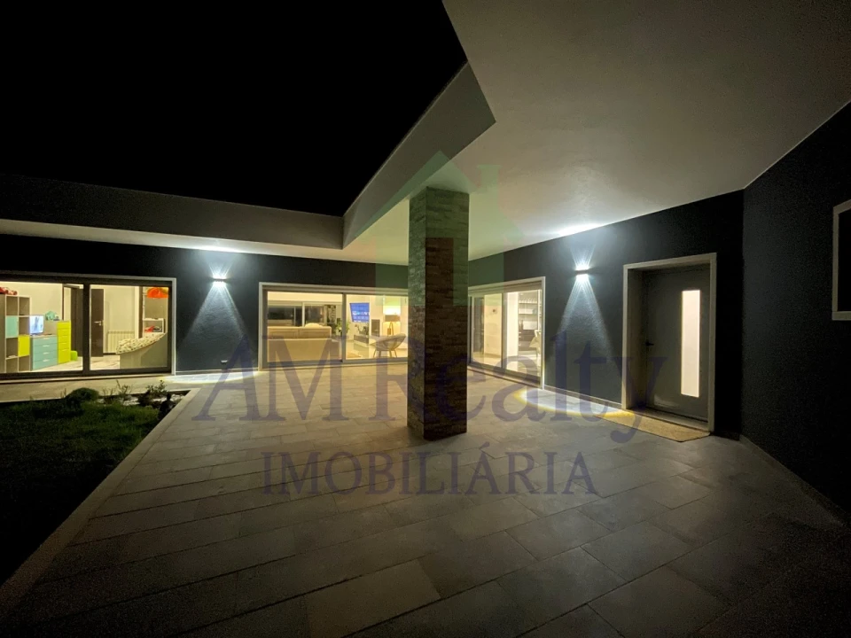 Moradia T4 para Venda em Atouguia da Baleia Foto 94