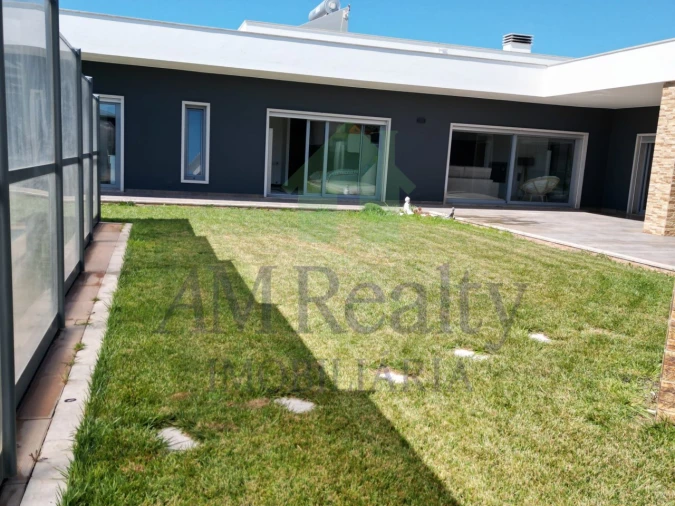 Moradia T4 para Venda em Atouguia da Baleia Foto 15