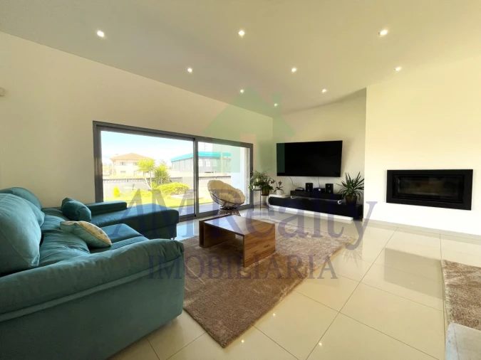 Moradia T4 para Venda em Atouguia da Baleia Foto 22