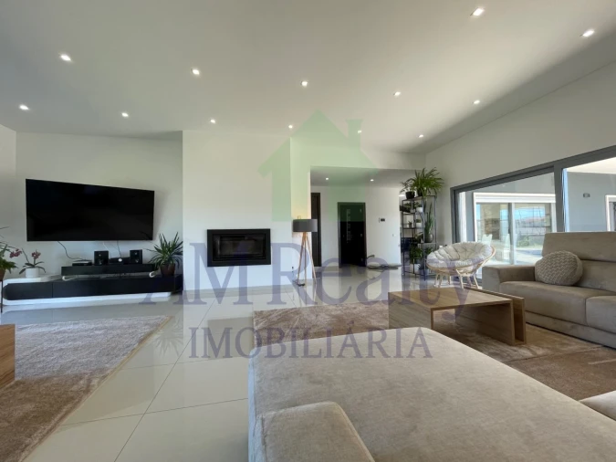 Moradia T4 para Venda em Atouguia da Baleia Foto 23