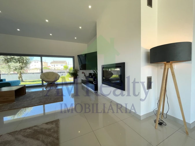 Moradia T4 para Venda em Atouguia da Baleia Foto 24