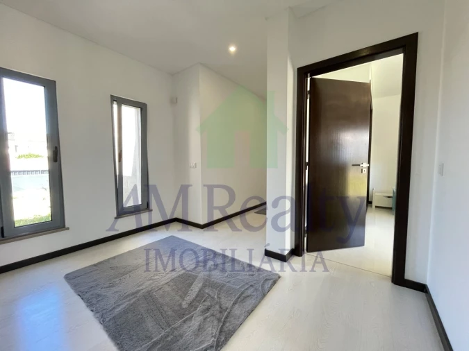 Moradia T4 para Venda em Atouguia da Baleia Foto 30