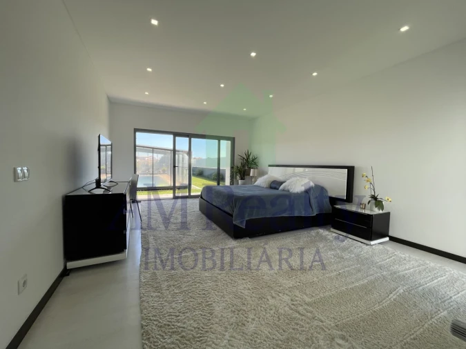 Moradia T4 para Venda em Atouguia da Baleia Foto 31