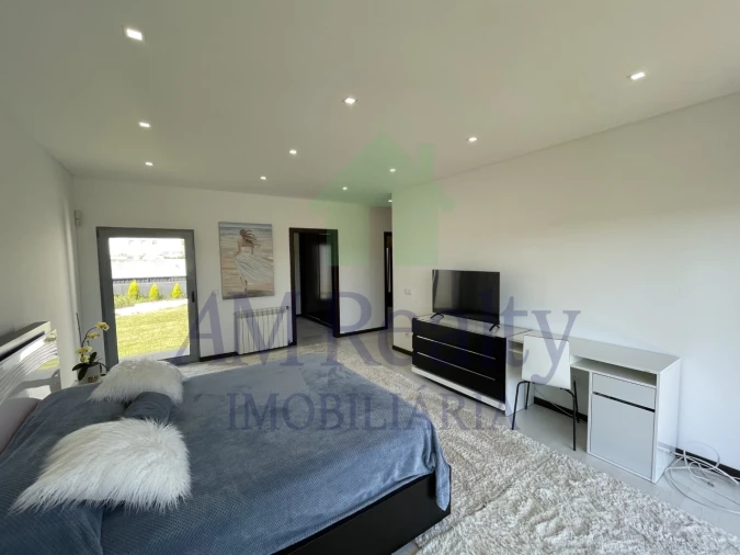 Moradia T4 para Venda em Atouguia da Baleia Foto 32