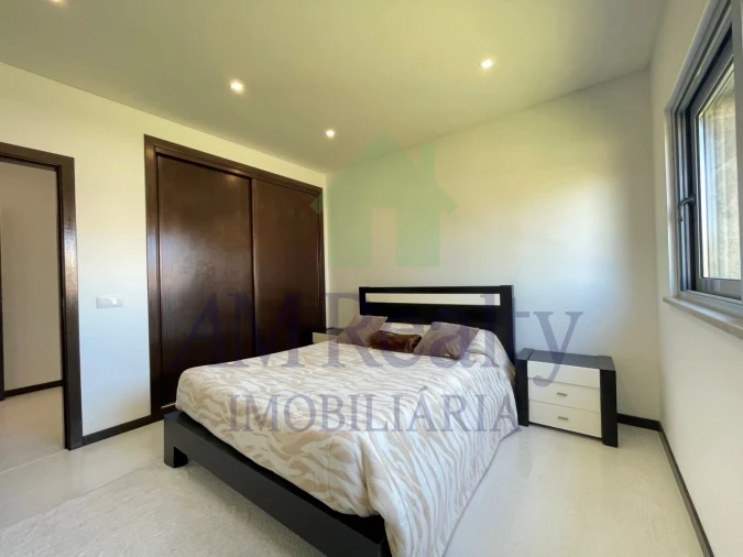 Moradia T4 para Venda em Atouguia da Baleia Foto 41