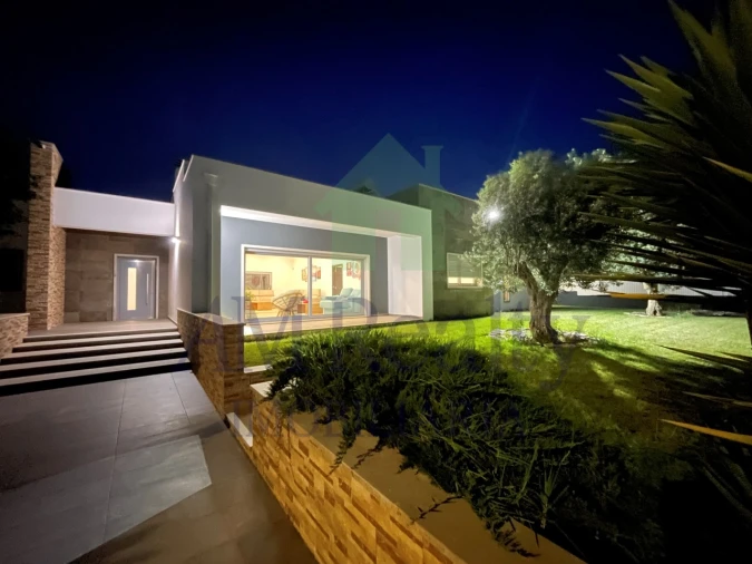 Moradia T4 para Venda em Atouguia da Baleia Foto 2